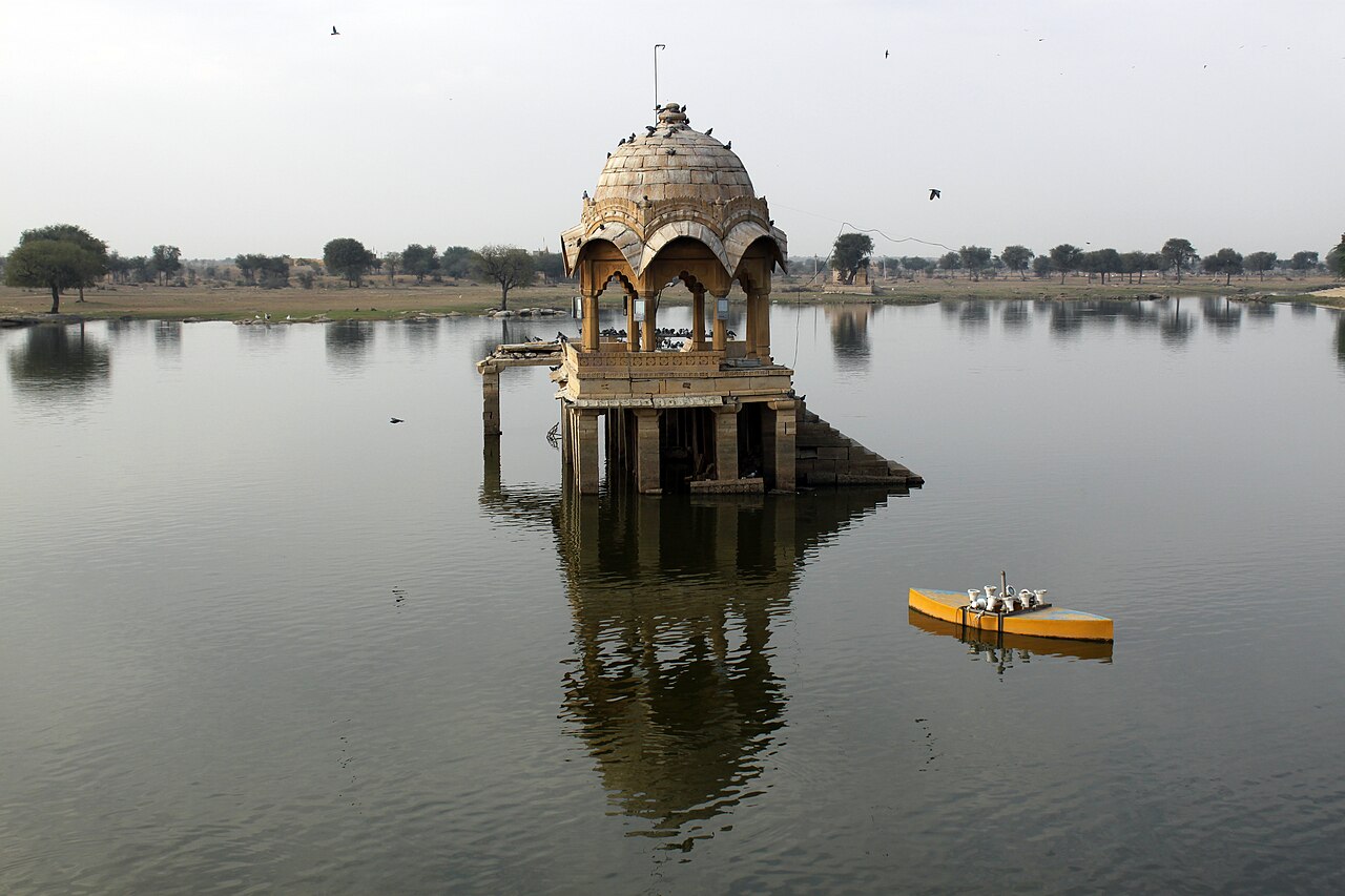 Amar Sagar lake and Jain temple complex