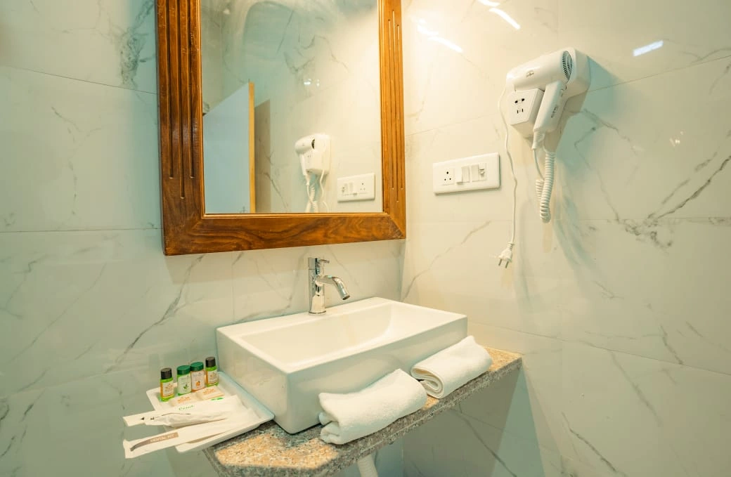 Royal Swiss Luxury Tent private bathroom
