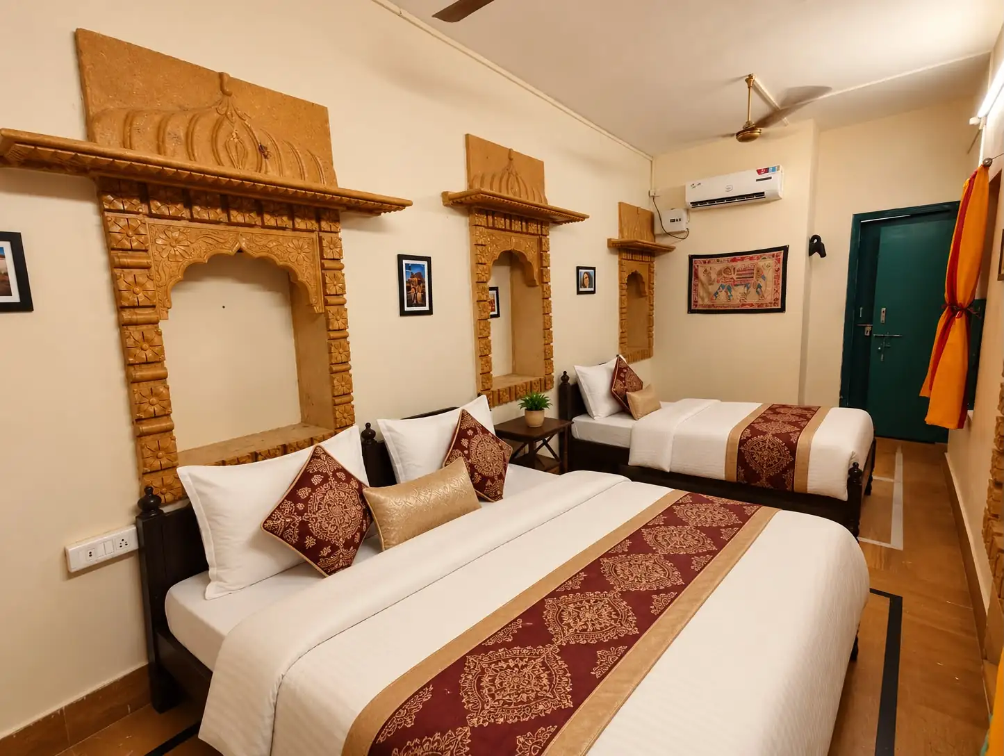 Family Deluxe Room with twin beds